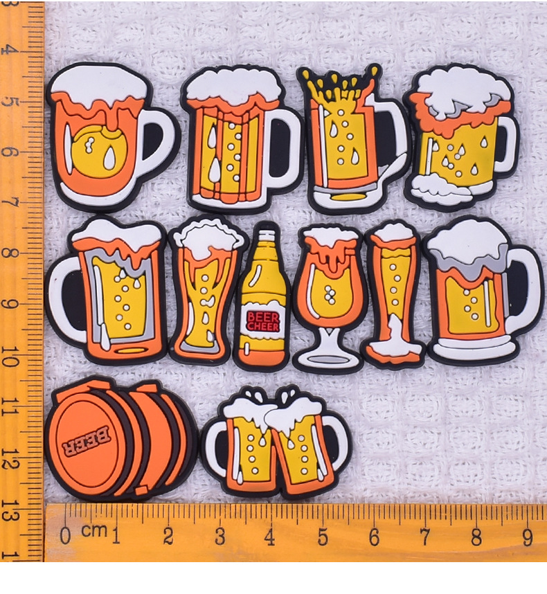 Set di Ciondoli per Scarpe in  - Beer And Wine Quote recensione e prezzo